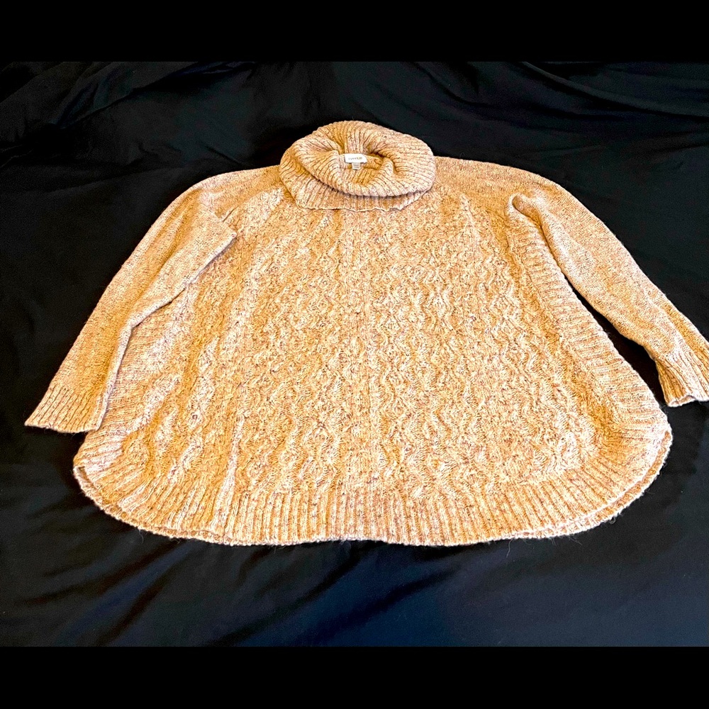 AVENUE Turtleneck sweater NEVER WORN!!